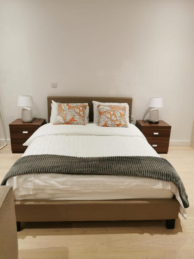 Апартаменты Entire London Studio With Kitchenette Экстерьер фото
